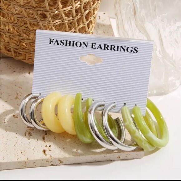 CHUNKY small hoop earring 5 pair  bundle - Picture 2 of 3